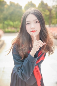 我故意没有穿内裤让别人看